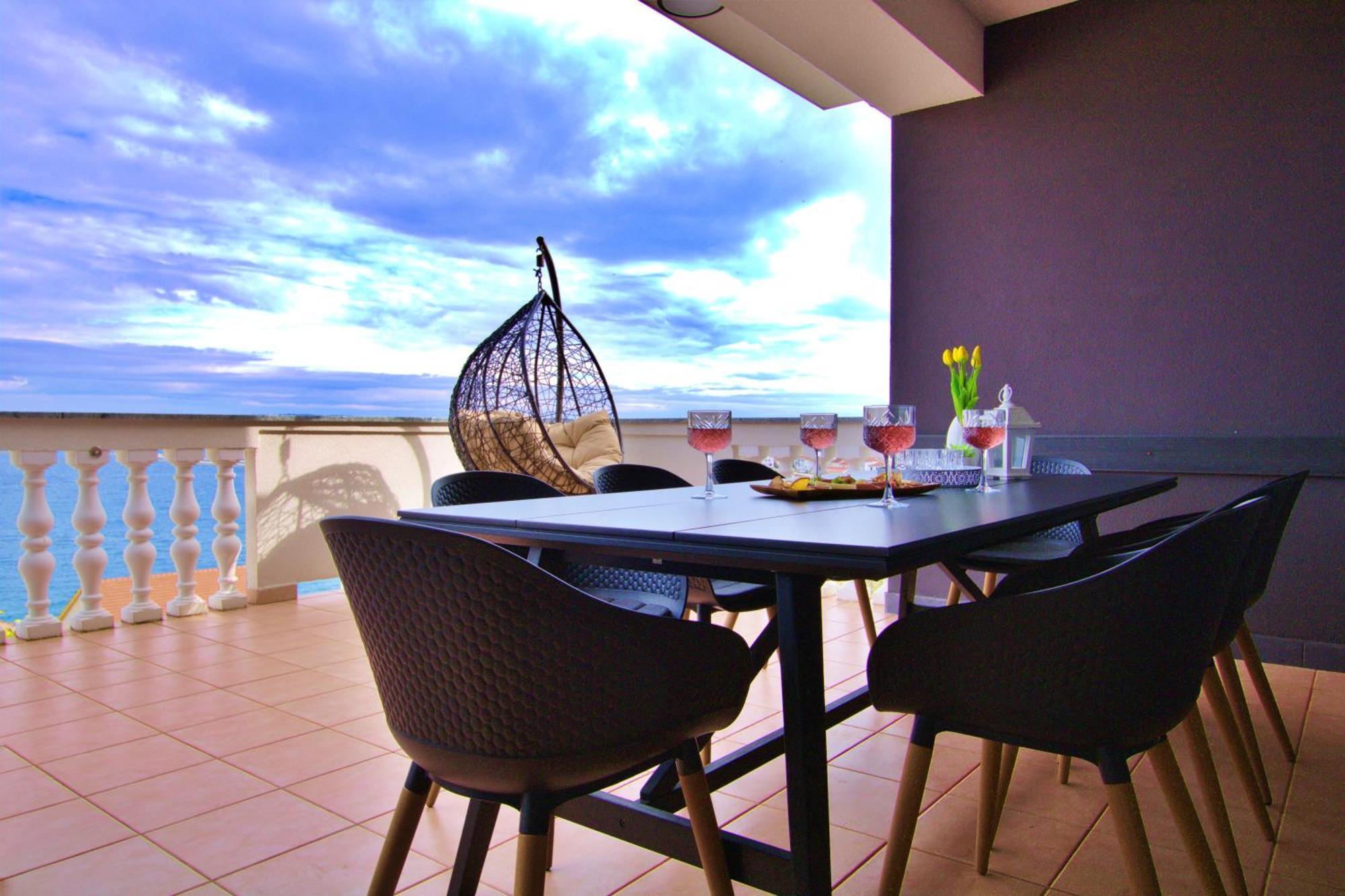 Luxury Sunrise Jacuzzi Apts, 50 M From The Beach Kali Room photo
